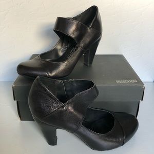 Kenneth Cole Zip-up Leather Mary Jane Heels